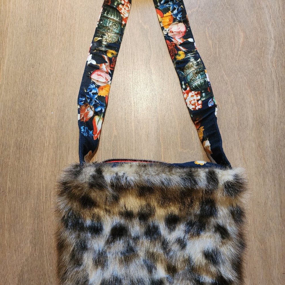 Bag - Picture 2 of 3